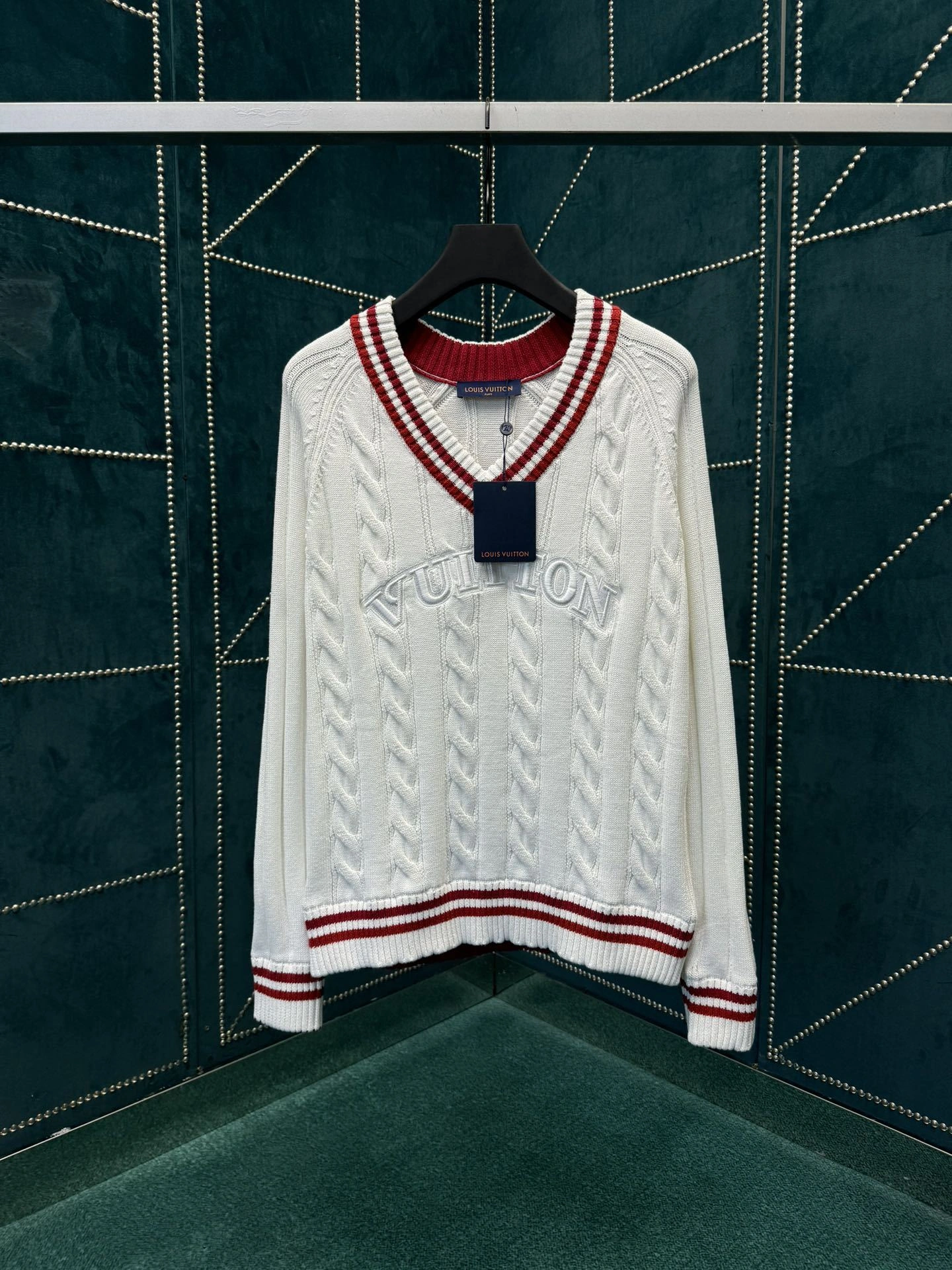 wg.luxury-- 8V oversize item: E-F443J1839H
